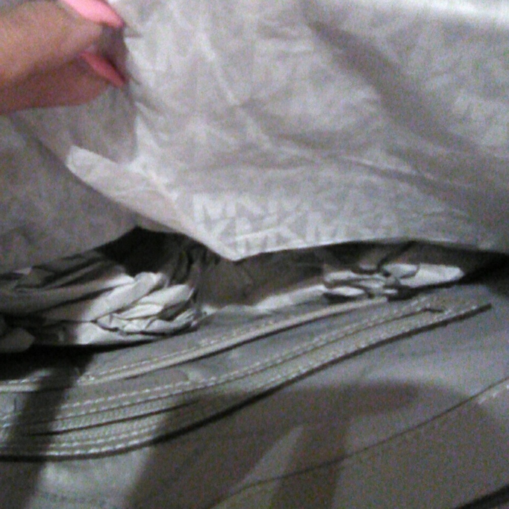 Handbag - Picture 5 of 8